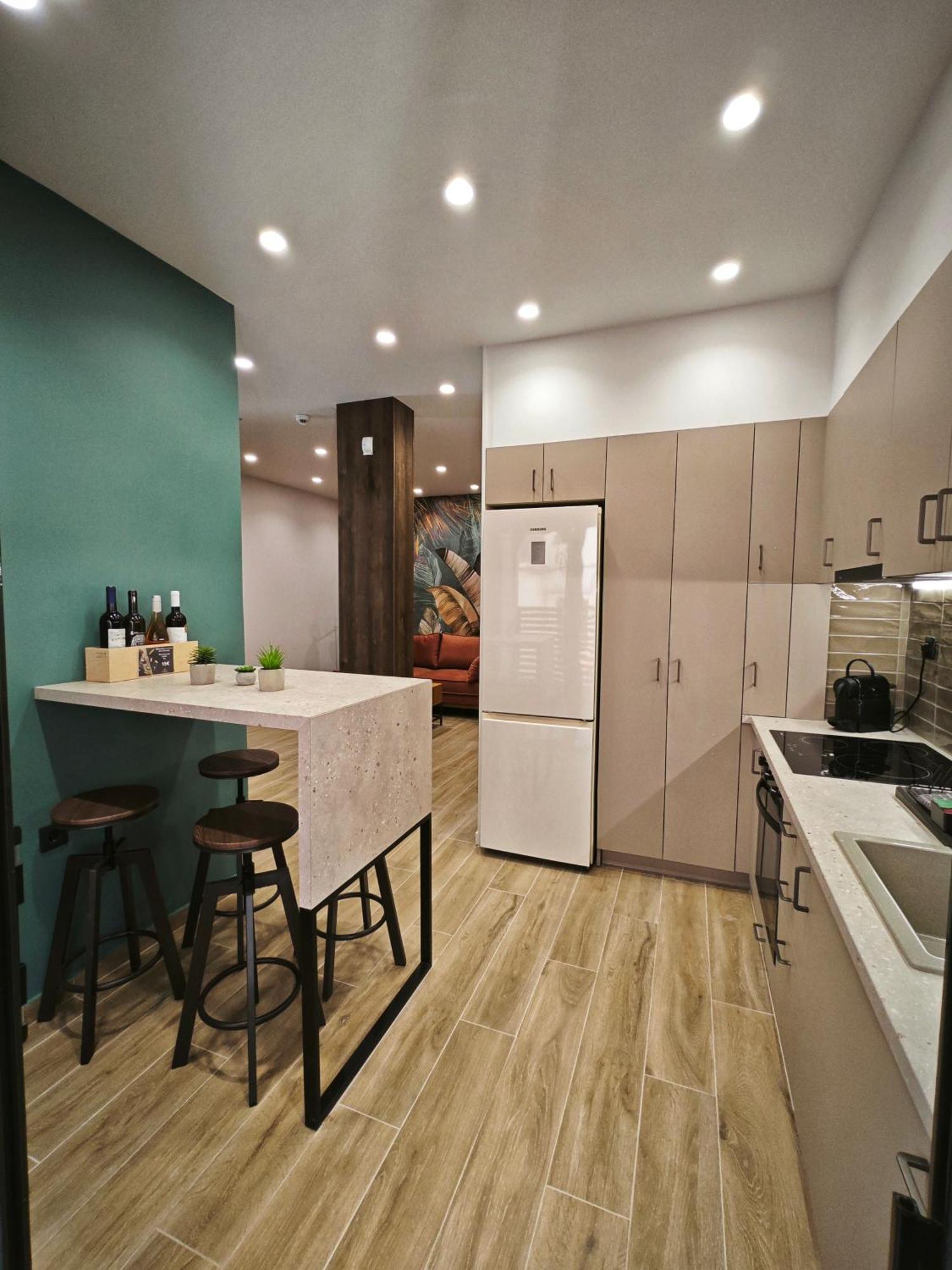 Caravin Wanderhome, 5 Min From Metro Nea Ionia Athens Exterior photo